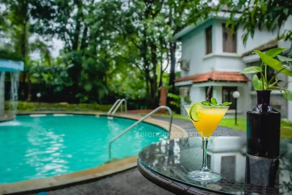 Poolside-Dining-1-Copy